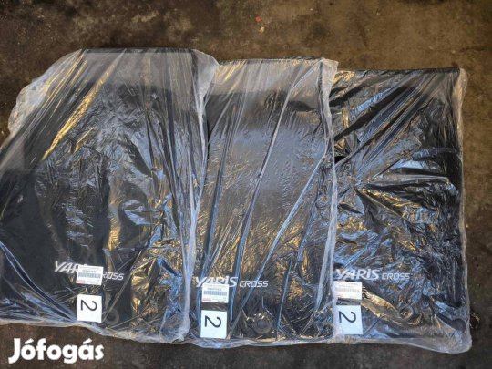 Toyota Yaris Cross szőnyeggarnitúra (szövet)