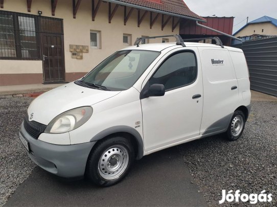 Toyota Yaris Verso Van 1.3 Friss szervíz - 2 sz...