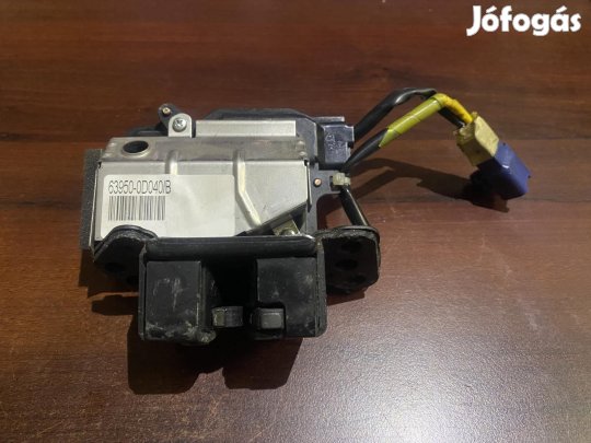 Toyota Yaris csomagtér zár 69350-0D040 eladó