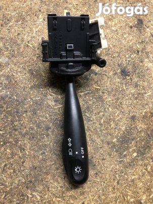 Toyota Yaris kormány kapcsoló 