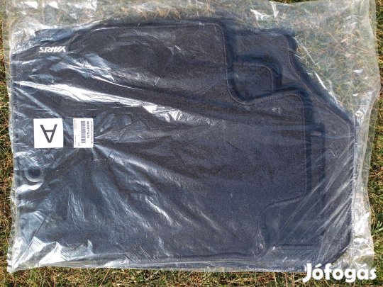 Toyota Yaris új gyári szövetszőnyeg eladó