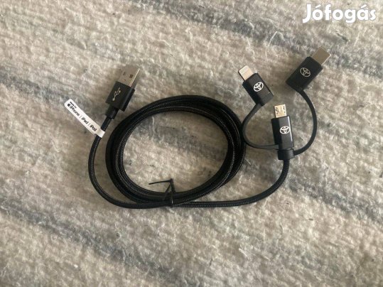 Toyota autós mobiltelefon töltő