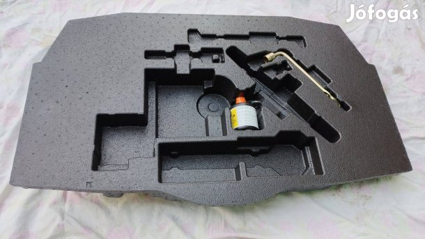 Toyota hibrid C-HR CHR Pótkerék szerszámtartó szerszámrendező 2016-utá