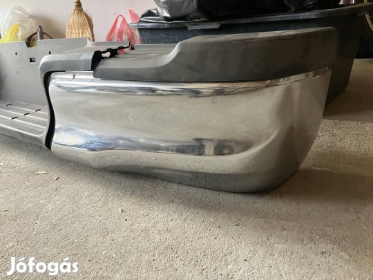 Toyota hilux hátsó lökhárító 