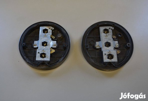 Trabant tramp vagy NDK lakókocsi hátsó lámpa aljzat 1 új, 1 használt