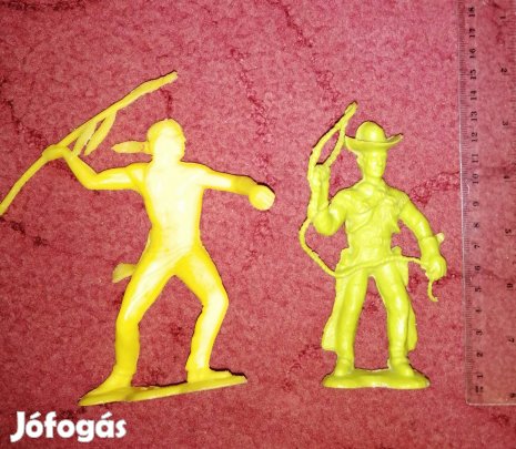 Trafikos, retro nagy cowboy figurák. 