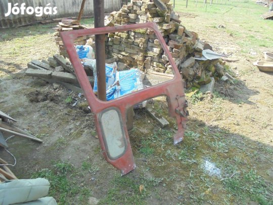 Traktor MTZ fülke eleje