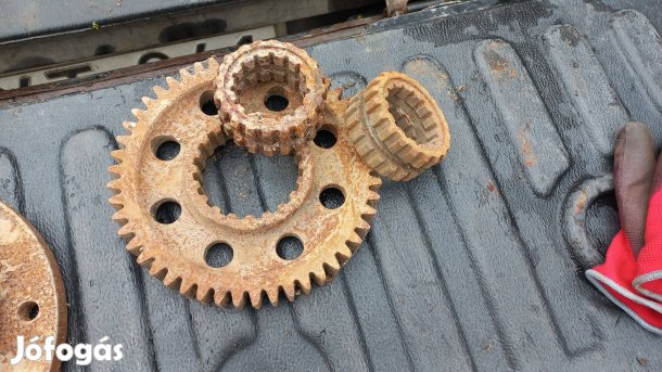Traktor fogaskerekek