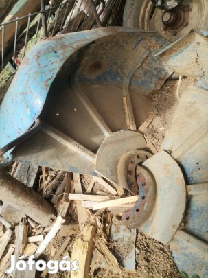 Traktor sárvédők eladók. Warchalowski 24colos kerekek felett volt
