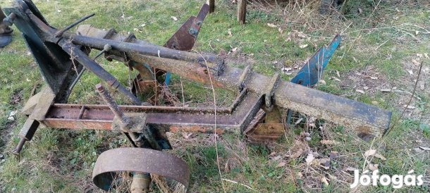 Traktor után csatlakoztatható eke 