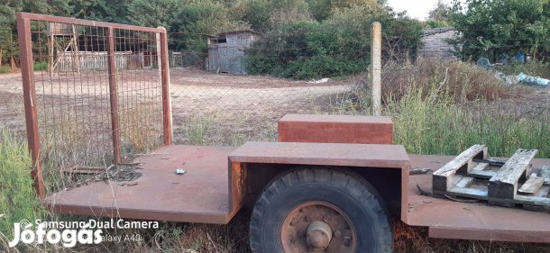 Traktor után kapcsolható utánfutó eladó