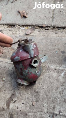 Traktor üzemanyag szűrő