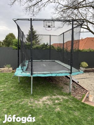 Trambulin 520-as, négyszögletű, védőhálóval