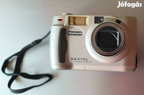 Traveler kompakt fényképezőgép