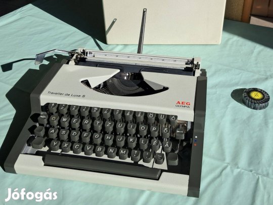 Traveller de Luxe S hordozható írógép