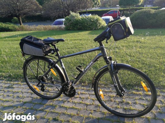 Trek 8,2 DS kiváló túrakerékpár