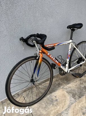 Trek SL1000 országúti kerékpár bicikli