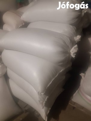 Tritikálé búza felzsákolva eladó.