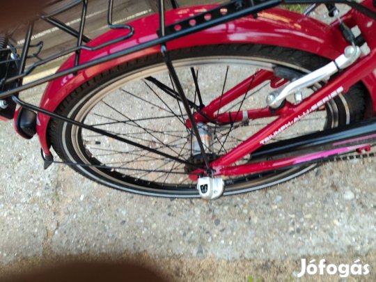 Triump 24-es gyerek kerékpár.