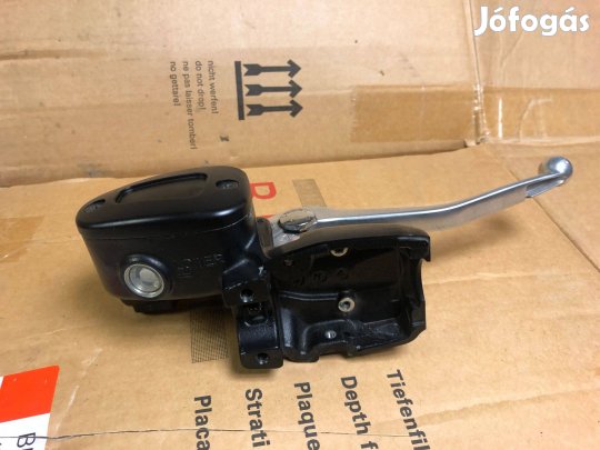 Triumph Bonneville T120 2016, fékkar fékolaj tartállyal