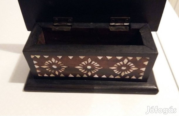 Tropusi fa doboz kazeta gyöngyház berakással