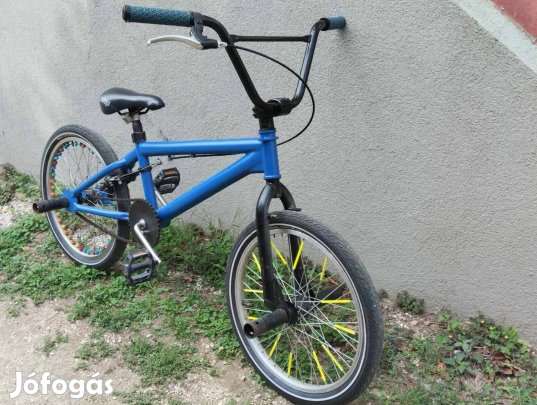 Trükk BMX épített