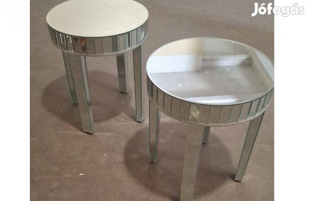 Tükrös dohányzó asztalkák