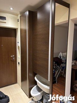 Tükrös előszobabútor