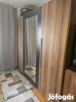 Tükrös gardrób szekrény