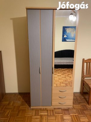 Tükrös ruhásszekrény 3 fiókkal eladó