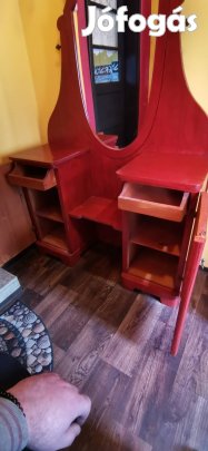 Tükrös szekrény /retro/