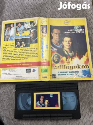 Túl a csillagokon vhs nagytok scifi