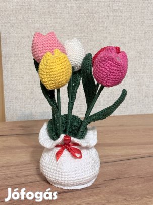 Tulipánok kaspóban