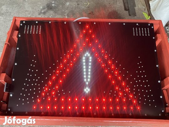 Túlméretes szállítmány kísérő tábla