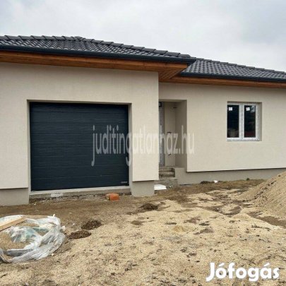 Tünde Utca Közelébe Új Építésű Családi Ház+Garázs Eladó