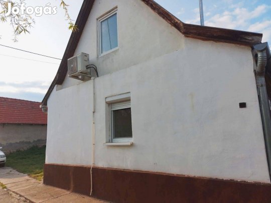 Tündéri kis családi ház eladó Dunaföldváron!