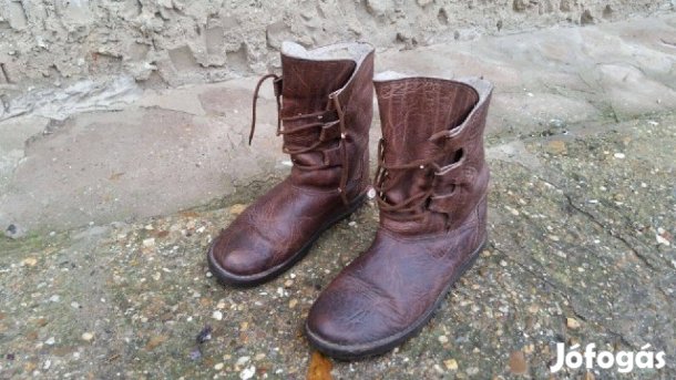 Tundra kávébarna bundás női bőrcsizma eladó. (39-es)