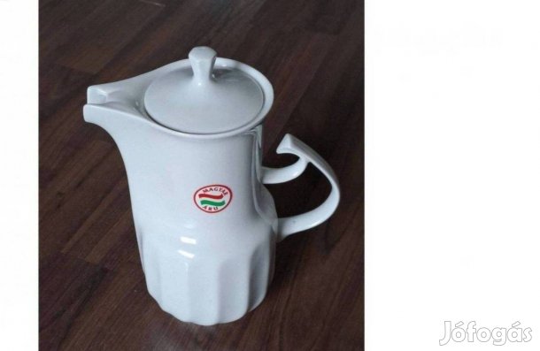 Tüneményes porcelán kancsó