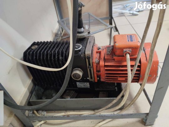 Tungsram DP 12 ipari vákuumszivattyú Megkímélt állapotban