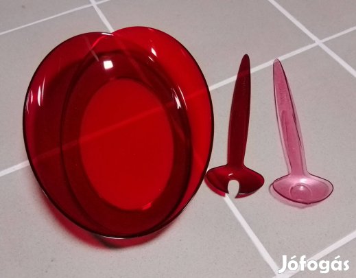 Tupperware salátás tál kanalakkal piros