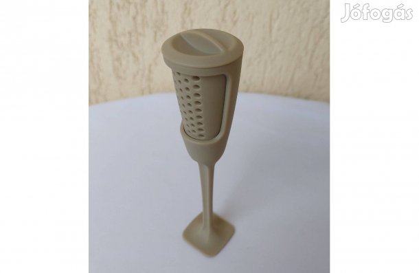 Tupperware teafű tartó