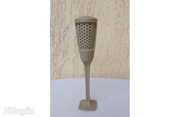 Tupperware teafű tartó