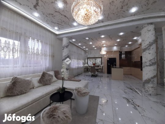 Turai 270 nm-es ház eladó