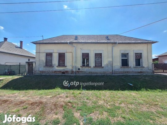 Túrkevei 131 nm-es ház eladó