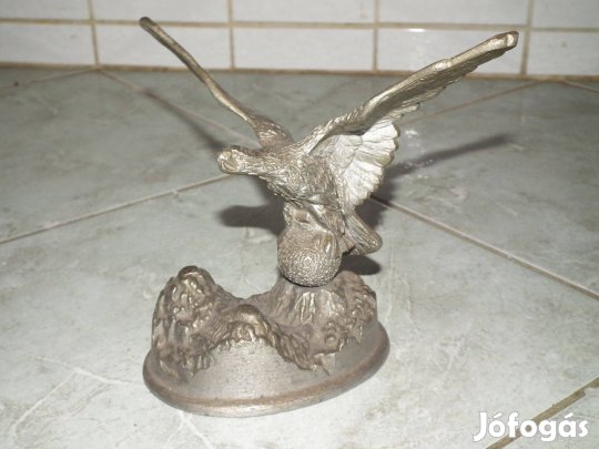Turul kerecsensólyom turulmadár alumínium szobor