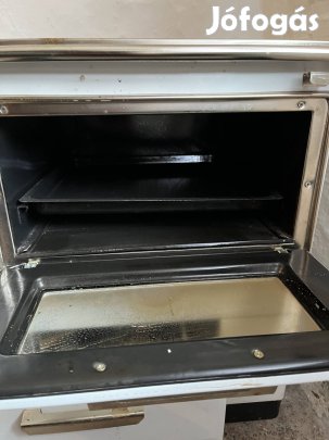 Tűzhely, sparhelt  jellegű.