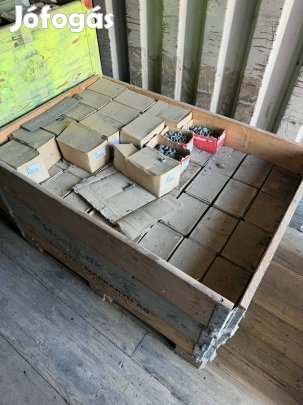 Tűziorganyzott csavar és anya