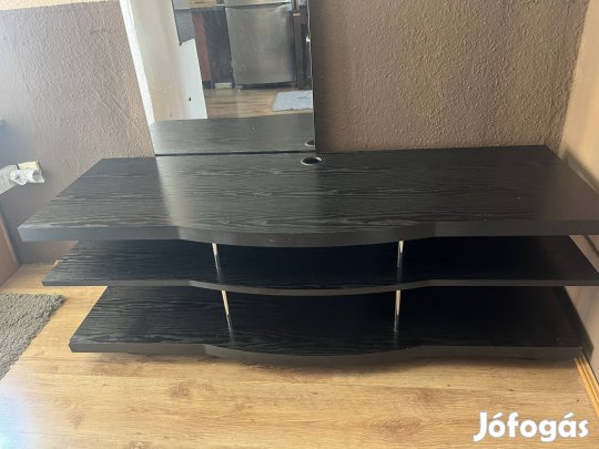 Tv alatti szekrény
