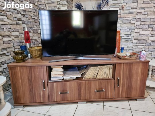 Tv asztal polccal,kinyitható fakkokkal