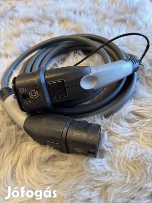 Type 2 32A egy fázisú utcai töltő